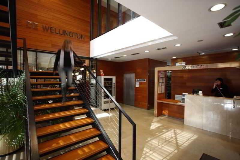 Отель Duque De Wellington Витория Экстерьер фото